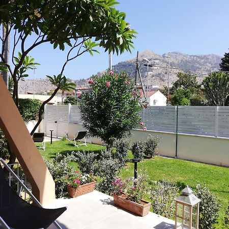 Mondello Felix - Appartamenti In Villa A 600M Dal Mare المظهر الخارجي الصورة