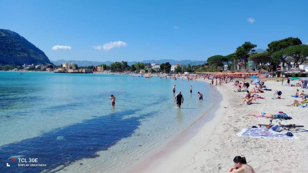 Mondello Felix - Appartamenti In Villa A 600M Dal Mare المظهر الخارجي الصورة