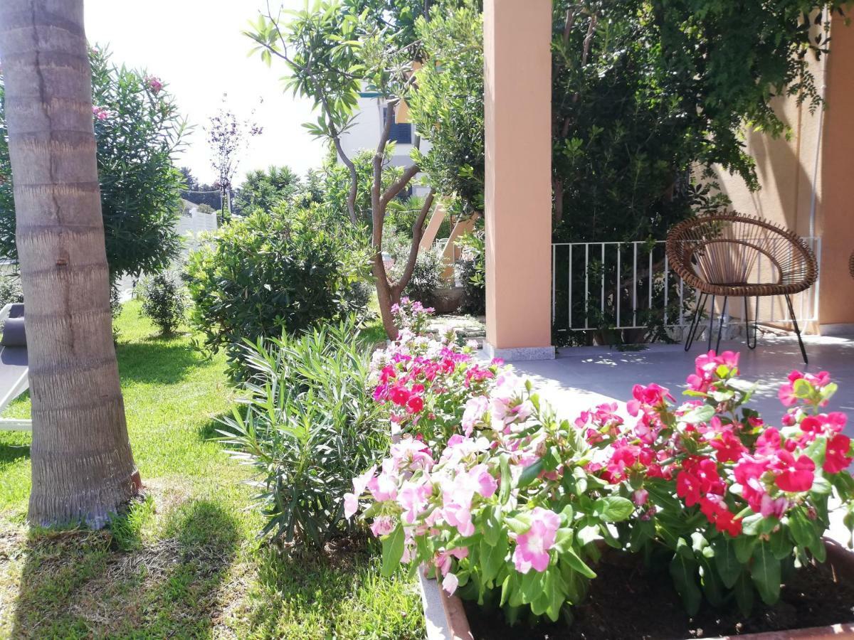Mondello Felix - Appartamenti In Villa A 600M Dal Mare المظهر الخارجي الصورة